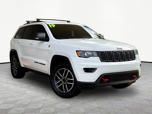 Used 2019 Jeep Grand Cherokee Trailhawk AWD/4WD image 3