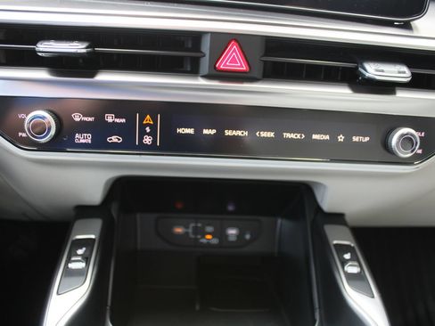 New 2026 Kia Sorento S w/ S Panoramic Sunroof Package FWD image 40