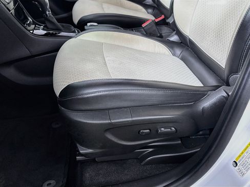 Used 2017 Buick Encore Preferred FWD image 19
