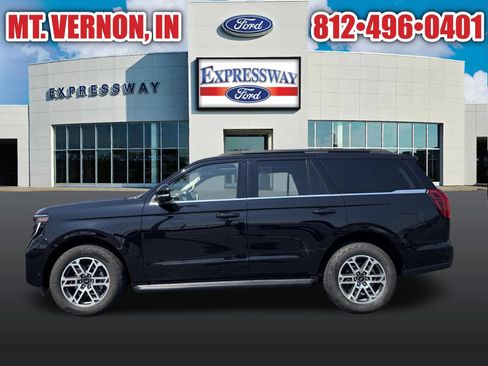 Used 2025 Ford Expedition Active AWD/4WD image 6