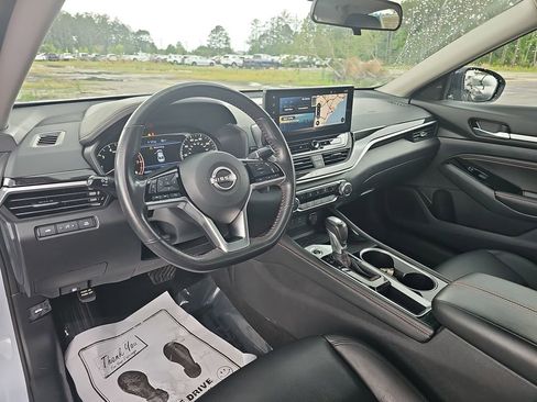 Used 2023 Nissan Altima 2.5 SR w/ SR Premium Package FWD image 21