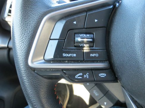 Used 2022 Subaru Crosstrek 2.5i Limited w/ Moonroof Package 1 image 17