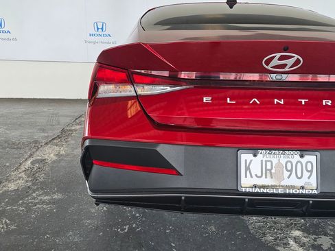 Used 2024 Hyundai Elantra SEL FWD image 30