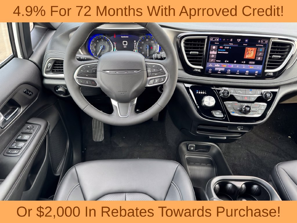New 2027 Chrysler Pacifica Select FWD image 17