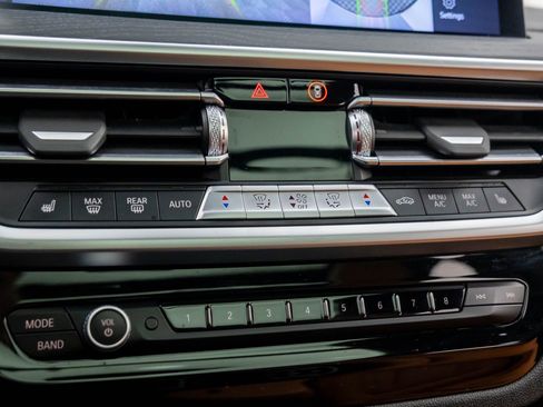 Used 2022 BMW X4 xDrive30i w/ Premium Package image 27