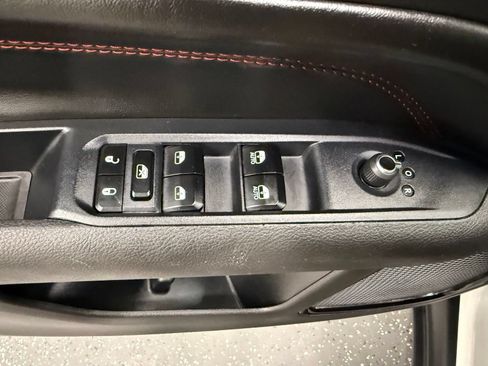 Used 2025 Jeep Compass Trailhawk AWD/4WD image 10