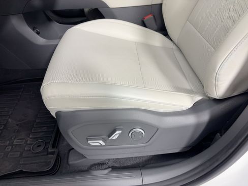 Used 2025 Hyundai Santa Fe SEL image 14