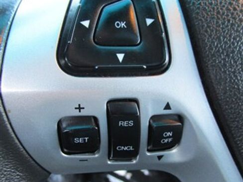 Used 2014 Ford Explorer XLT w/ Equipment Group 202A AWD/4WD image 23