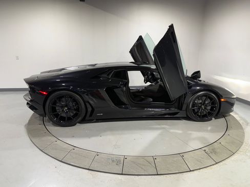 Used 2014 Lamborghini Aventador LP 700-4 image 38