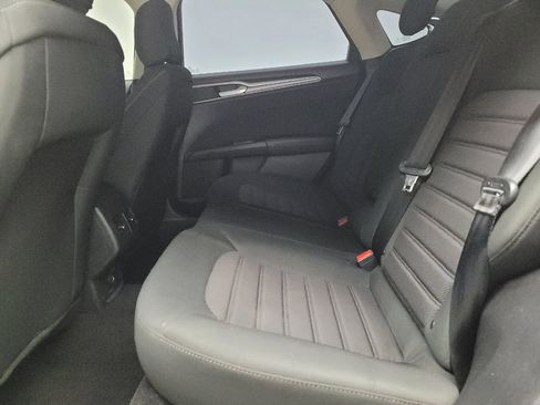 Used 2020 Ford Fusion SE FWD image 18