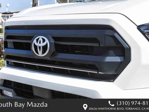 Used 2025 Toyota Tacoma SR5 AWD/4WD image 5