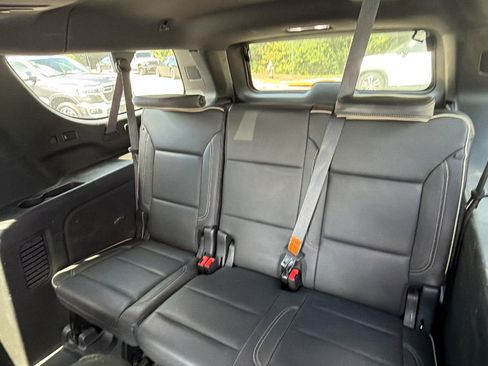 Used 2023 GMC Yukon XL SLT w/ SLT Premium Package AWD/4WD image 25