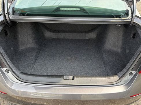 Used 2019 Honda Accord LX image 12