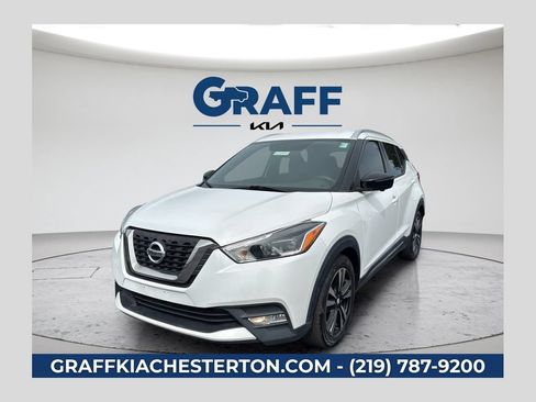 Used 2018 Nissan Kicks SR FWD image 1