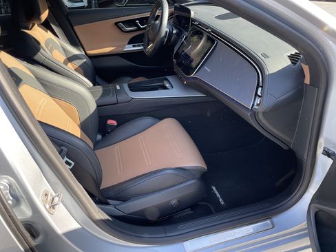 Certified 2025 Mercedes-Benz E 53 AMG e 4MATIC Sedan w/ Driver Assistance Package image 49
