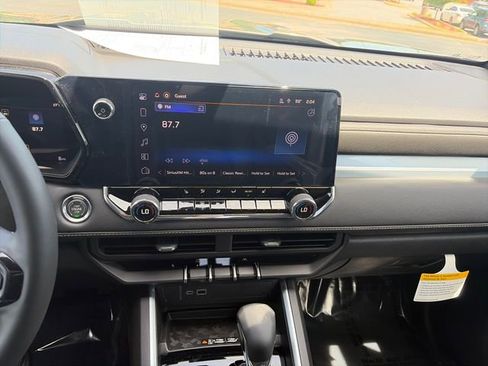 New 2026 Chevrolet Colorado LT w/ LT Convenience Package AWD/4WD image 24