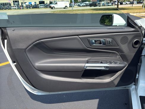 Used 2025 Ford Mustang GT Premium RWD image 30