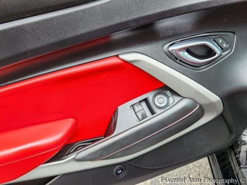 Used 2021 Chevrolet Camaro LT RWD image 11