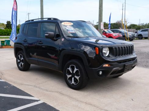 Used 2019 Jeep Renegade Trailhawk AWD/4WD image 3