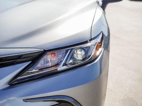 Used 2023 Toyota Camry LE image 5