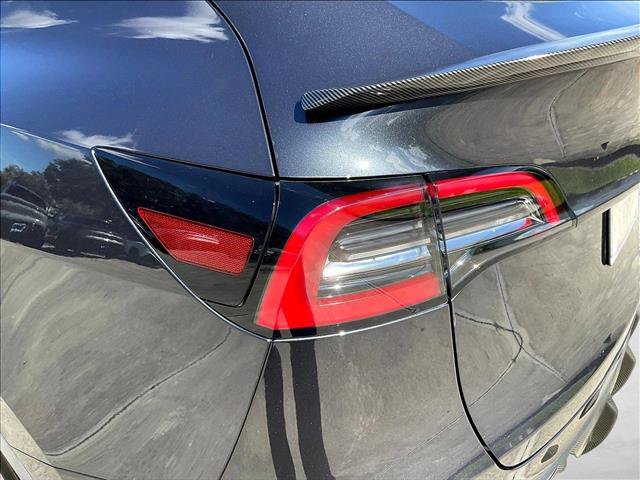 Used 2024 Tesla Model Y Long Range AWD/4WD image 28