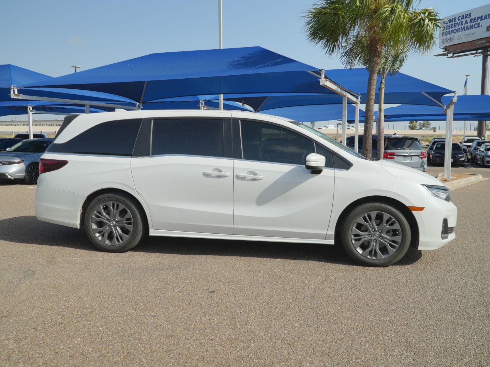 Used 2025 Honda Odyssey Touring image 4