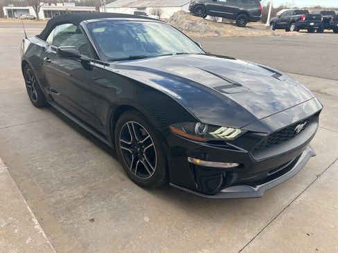Used 2020 Ford Mustang Premium image 3