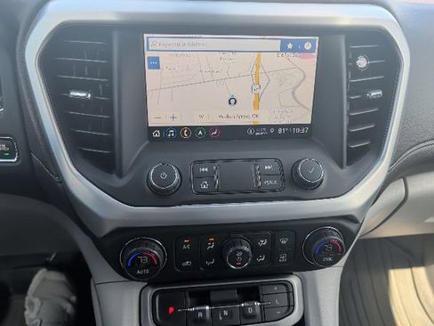 Used 2021 GMC Acadia SLT w/ Technology Package FWD image 4