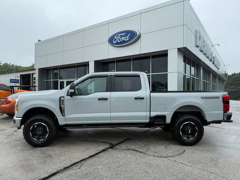 Used 2025 Ford F350 XLT w/ Tremor Off-Road Package AWD/4WD image 4