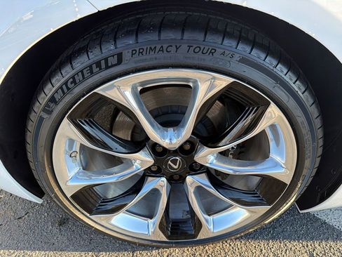 Used 2018 Lexus LC 500 Coupe w/ Sport Package image 16