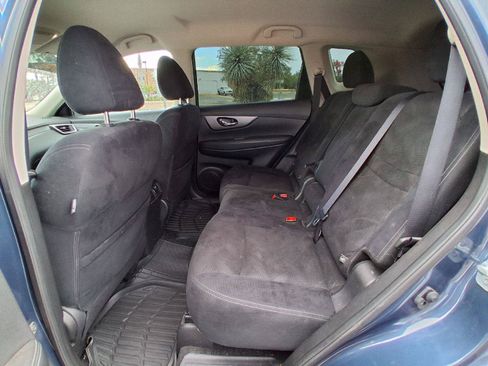 Used 2016 Nissan Rogue S w/ Appearance Package FWD image 17