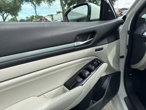 Used 2022 Nissan Altima 2.5 Platinum image 24