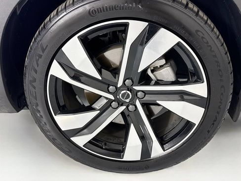 Used 2023 Volvo XC40 B5 Ultimate AWD/4WD image 32