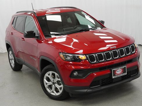 Certified 2025 Jeep Compass Latitude w/ Convenience Group image 10