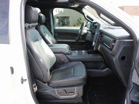 Used 2024 Ford Expedition Max Platinum image 6