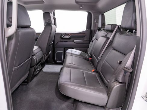 Used 2025 GMC Sierra 1500 SLT AWD/4WD image 30