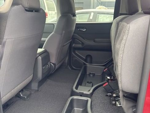 Certified 2024 Nissan Frontier SV w/ SV Convenience Package image 11