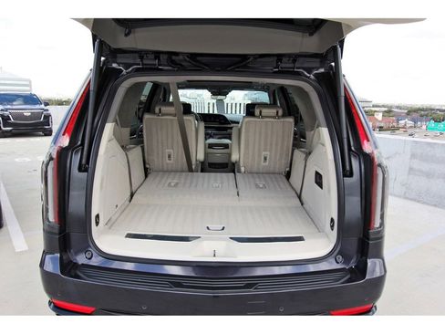 Used 2023 Cadillac Escalade Sport Platinum image 29