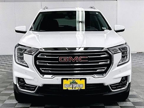 Used 2023 GMC Terrain SLT w/ Tech Package image 3
