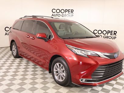 Used 2022 Toyota Sienna XLE