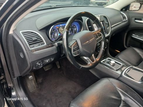 Used 2017 Chrysler 300 C AWD/4WD image 6