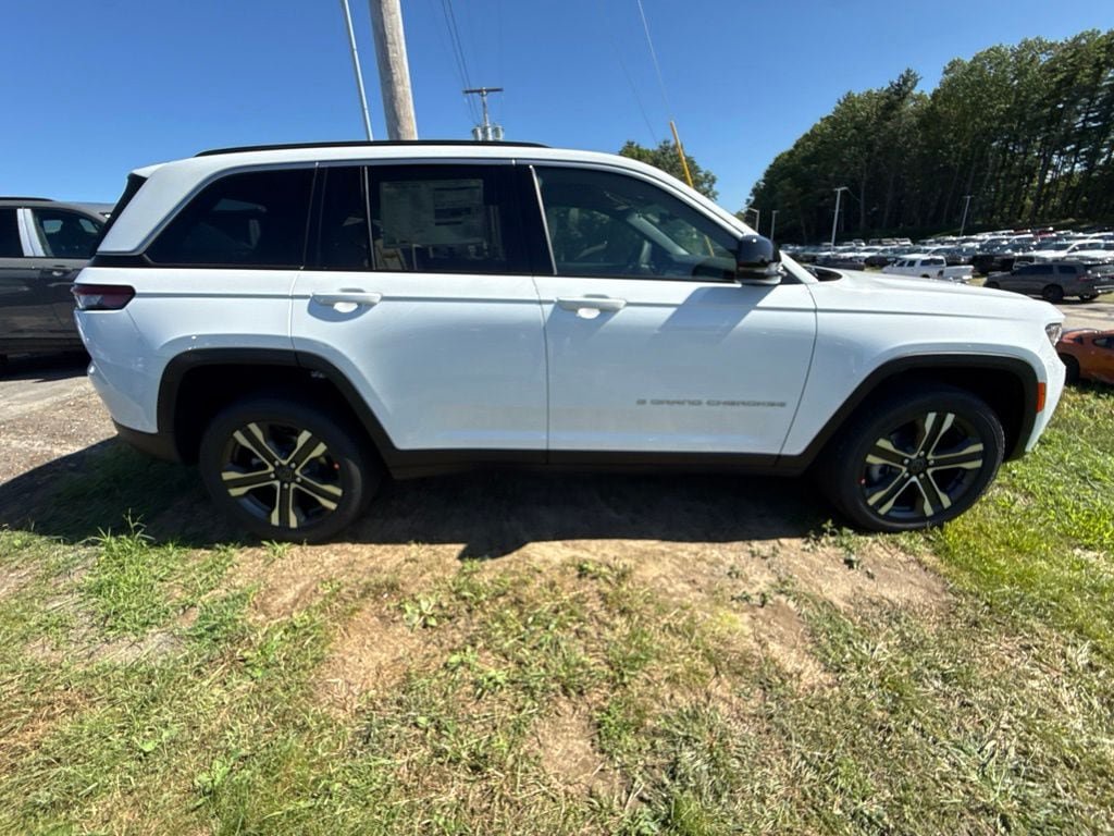 New 2027 Jeep Grand Cherokee Limited AWD/4WD image 6