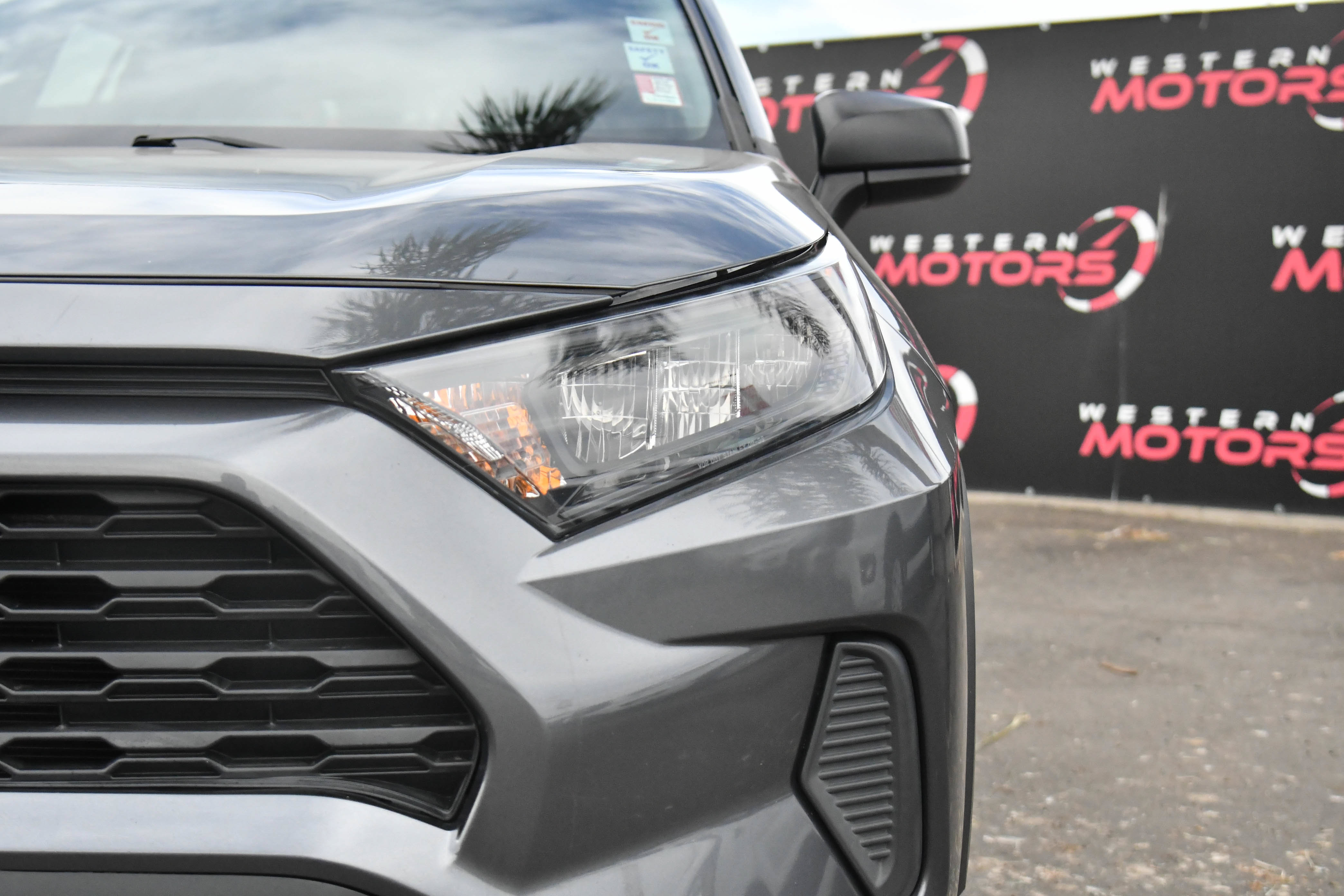 Used 2021 Toyota RAV4 LE FWD image 11