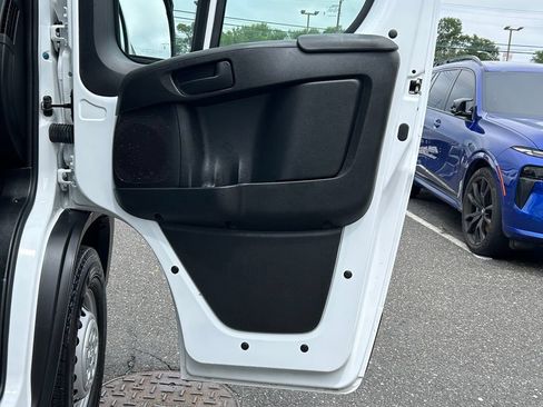 Used 2024 RAM ProMaster 2500 FWD image 9