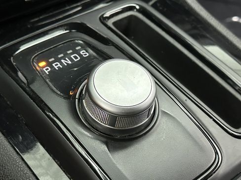 Used 2020 Chrysler 300 S image 17