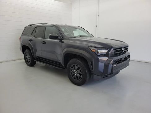 Used 2025 Toyota 4Runner SR5 AWD/4WD image 4