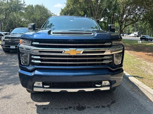 Used 2020 Chevrolet Silverado 2500 High Country w/ Z71 Off-Road Package AWD/4WD image 3