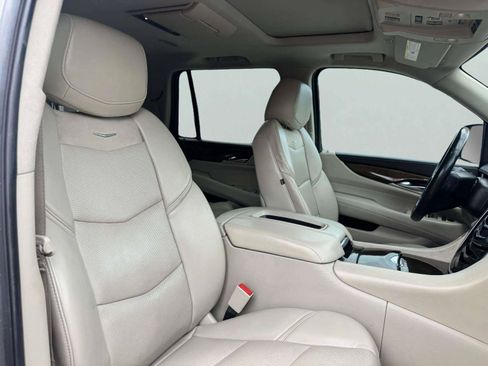 Used 2020 Cadillac Escalade Premium Luxury AWD/4WD image 55
