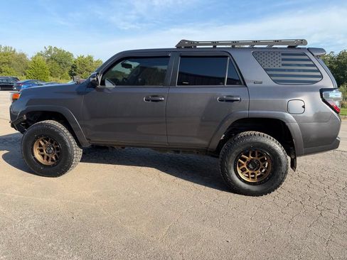 Used 2019 Toyota 4Runner SR5 Premium AWD/4WD image 8