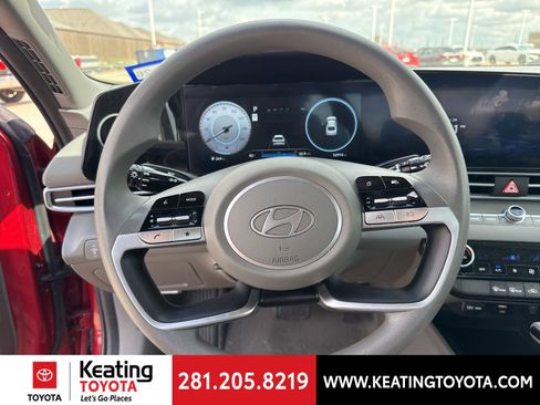 Used 2024 Hyundai Elantra SEL image 15